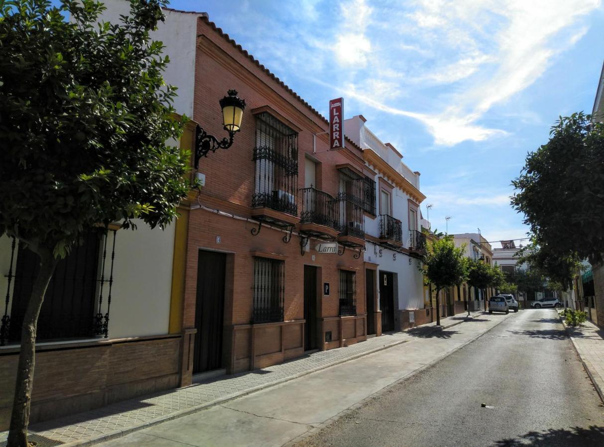 Pension Larra Mairena De Alcor Exterior foto